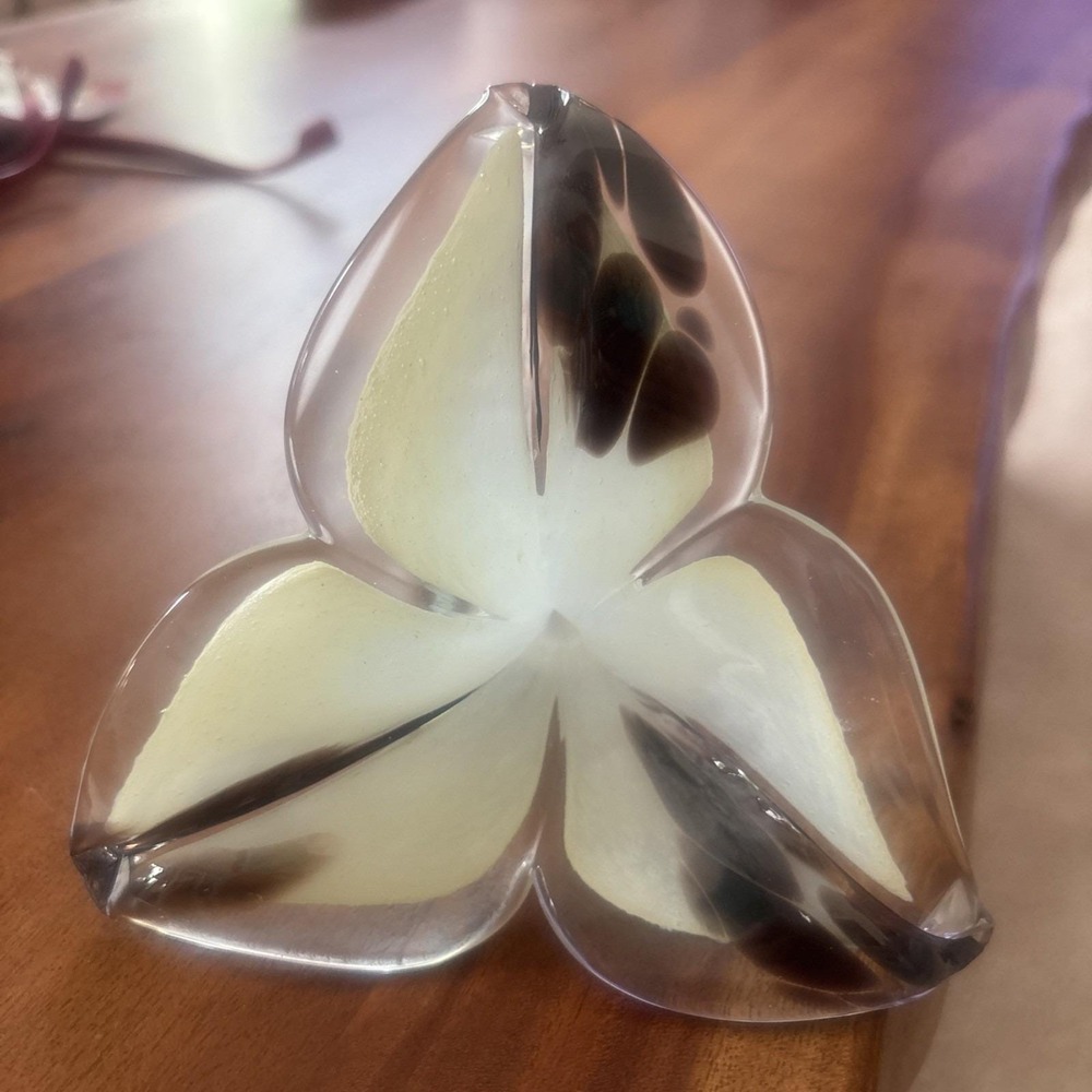 Murano Italy 3 Petal Glass Flower White And Brown 5.5 Diameter Art Piece